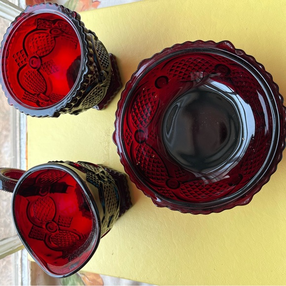 Vintage set of 7 Avon ruby red Cape Cod goblets - Picture 7 of 7